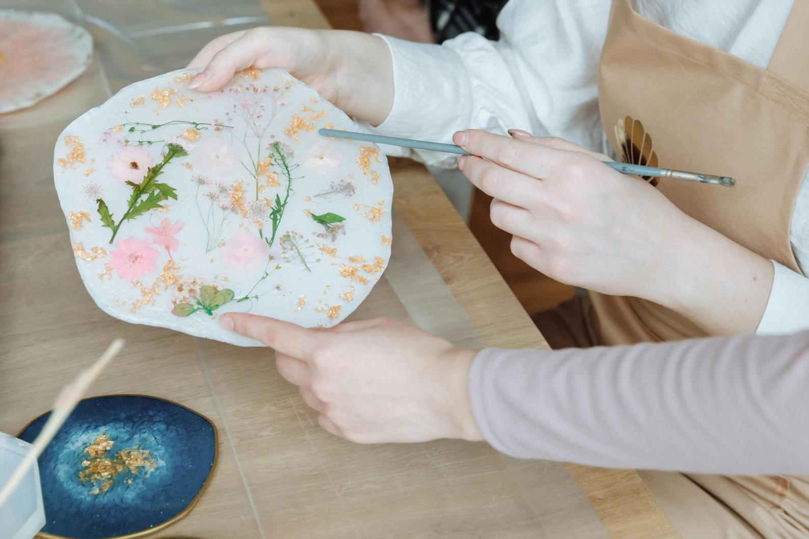 Приклад поетапного малювання натюрморту від простих форм до деталізації