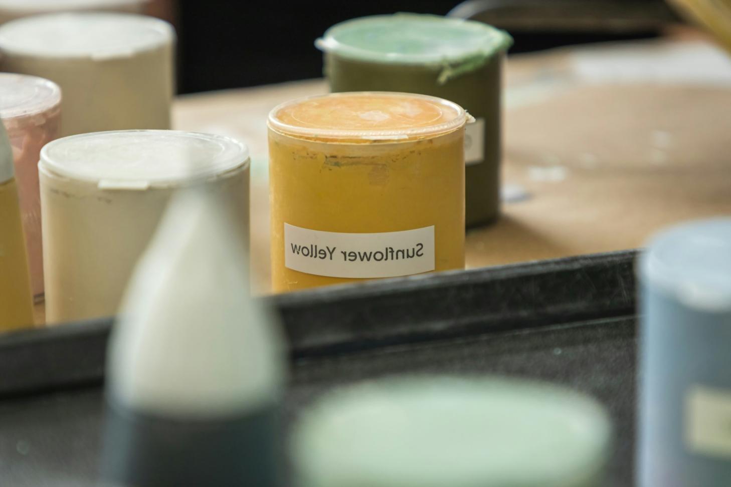 Студенти малюють з натури в нашій студії